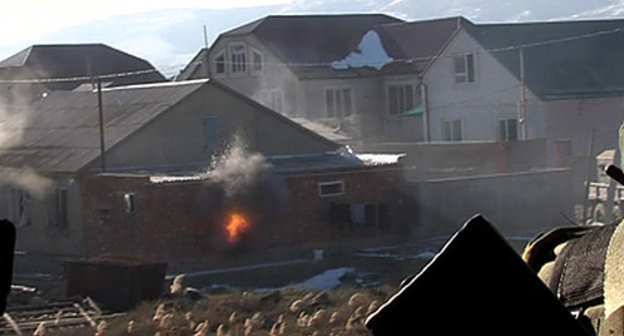 Direct hit at the window of the building. Photo: http://nac.gov.ru/files/4970.jpg Direct hit at the window of the building. Photo: http://nac.gov.ru/files/4970.jpg