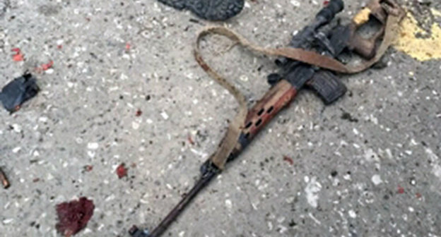 A submachine gun on the asphalt. Photo: http://chechnyatoday.com/content/view/282177 A submachine gun on the asphalt. Photo: http://chechnyatoday.com/content/view/282177
