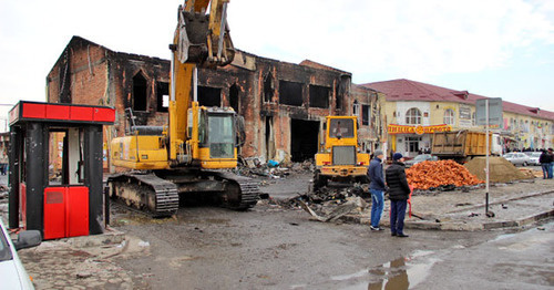 Road-building machinery at the Berkat market in Grozny, December 5, 2014. Photo by Magomed Magomedov for the ‘Caucasian Knot’. Road-building machinery at the Berkat market in Grozny, December 5, 2014. Photo by Magomed Magomedov for the ‘Caucasian Knot’.