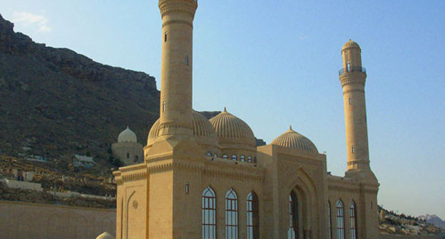 Azerbaijan, Baku. Bibi Heybat mosque. Photo by http://en.wikipedia.org Azerbaijan, Baku. Bibi Heybat mosque. Photo by http://en.wikipedia.org