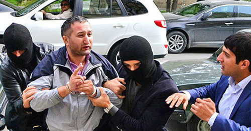 Parviz Gashimli being taken to the Sabail Court. Baku, November 8, 2013. Photo by Dzhavib Gurbanov, http://www.regnum.ru/ Parviz Gashimli being taken to the Sabail Court. Baku, November 8, 2013. Photo by Dzhavib Gurbanov, http://www.regnum.ru/