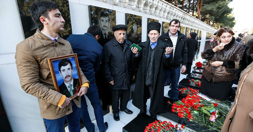Residents of Azerbaijan commemorate victims of "Black January". Baku, January 20, 2015. Photo by Aziz Karimov for the ‘Caucasian Knot’. Residents of Azerbaijan commemorate victims of "Black January". Baku, January 20, 2015. Photo by Aziz Karimov for the ‘Caucasian Knot’.
