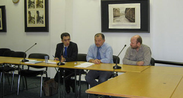 From left to right: a political scientist Alexander Kynev, a member of Carnegie Endowmwnt scientific counsil Nikolay Petrov, the Paronama centre expert Grigoriy Belonuchkin. Presentation of Alexander Kynev's book "Elections of Parliaments of Russian Regions in 2003-2009" in Moscow Carnegie Endowment. December 17, 2009. Photo by the "Caucasian Knot" From left to right: a political scientist Alexander Kynev, a member of Carnegie Endowmwnt scientific counsil Nikolay Petrov, the Paronama centre expert Grigoriy Belonuchkin. Presentation of Alexander Kynev's book "Elections of Parliaments of Russian Regions in 2003-2009" in Moscow Carnegie Endowment. December 17, 2009. Photo by the "Caucasian Knot"