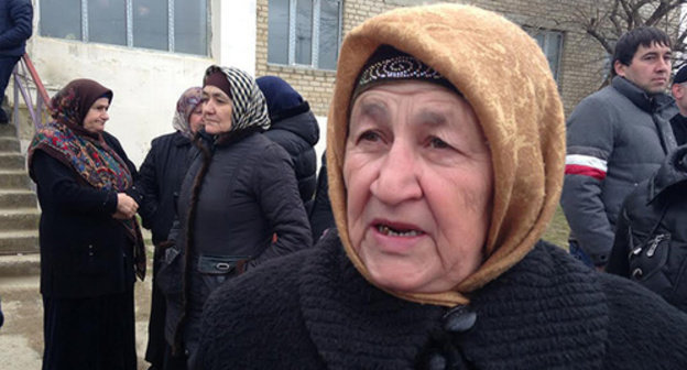 Resident of Dagestan at the rally. Photo by Patimat Makhmudova for the "Caucasian Knot" Resident of Dagestan at the rally. Photo by Patimat Makhmudova for the "Caucasian Knot"