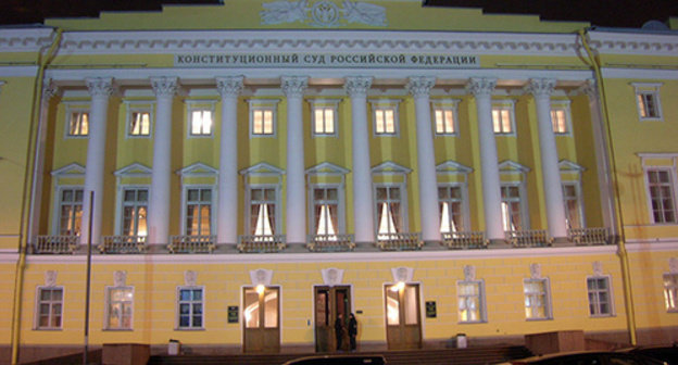 Building of the Russian Constitutional Court constructed in 1834. Photo: Savin А.S., https://ru.wikipedia.org/wiki/%CA%EE%ED%F1%F2%E8%F2%F3%F6%E8%EE%ED%ED%FB%E9_%D1%F3%E4_%D0%EE%F1%F1%E8%E9%F1%EA%EE%E9_%D4%E5%E4%E5%F0%E0%F6%E8%E8