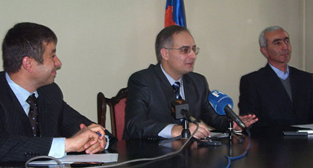 Photograph taken on the conference on the 28th of December, from left to right: Vladimir Karapetyan, Levon Zurabyan and David Matevosyan. Photo by the "Caucasian Knot" Photograph taken on the conference on the 28th of December, from left to right: Vladimir Karapetyan, Levon Zurabyan and David Matevosyan. Photo by the "Caucasian Knot"
