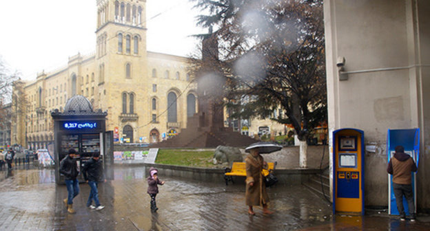 Street in Tbilisi, February 2015. Photo by Beslan Kmuzov for the "Caucasian Knot"