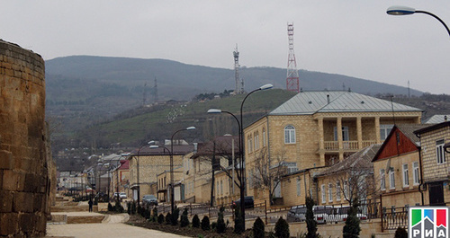 Street in Derbent. Photo: http://www.riadagestan.ru/news/g_derbent/v_ramkakh_podgotovki_k_prazdnovaniyu_yubileya_goroda_v_derbente_osmotreli_ryad_ulits/" class="main_article_image Street in Derbent. Photo: http://www.riadagestan.ru/news/g_derbent/v_ramkakh_podgotovki_k_prazdnovaniyu_yubileya_goroda_v_derbente_osmotreli_ryad_ulits/" class="main_article_image