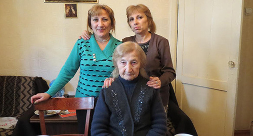Nina Gasparyan with daughters Firuza and Marina. Nagorno-Karabakh, Hadrut town of Hadrut Province. February 27, 2015. Photo by Alvard Grigoryan for the "Caucasian Knot"