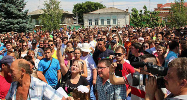 A protest action in the town of Pugachov of the Saratov Region. July 2013. Photo http://kprf.ru/ A protest action in the town of Pugachov of the Saratov Region. July 2013. Photo http://kprf.ru/