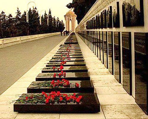 Azerbaijan, Baku, the Shahids' Alley. Photo by the "Caucasian Knot" Azerbaijan, Baku, the Shahids' Alley. Photo by the "Caucasian Knot"