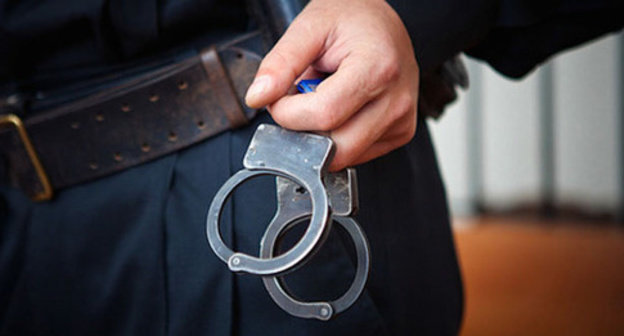 Handcuffs. Photo: Fedyor Obmaykin / Yugopolis