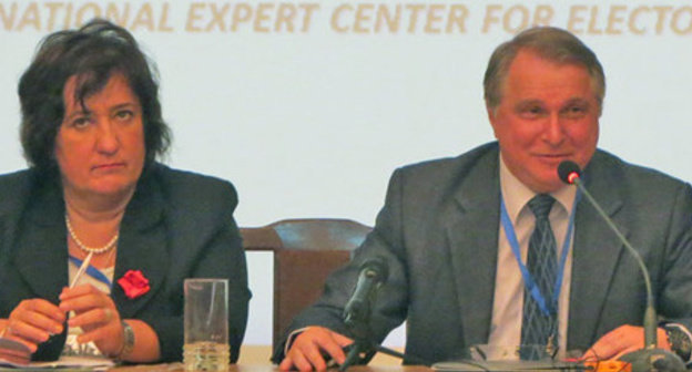 Aleksand Tsinker, the President of the International expert Centre for Electoral Systems (ICES) (in the centre) in Stepanakert. Nagorno-Karabakh. May 4, 2015. Photo by Alvard Grigoryan for the "Caucasian Knot"
