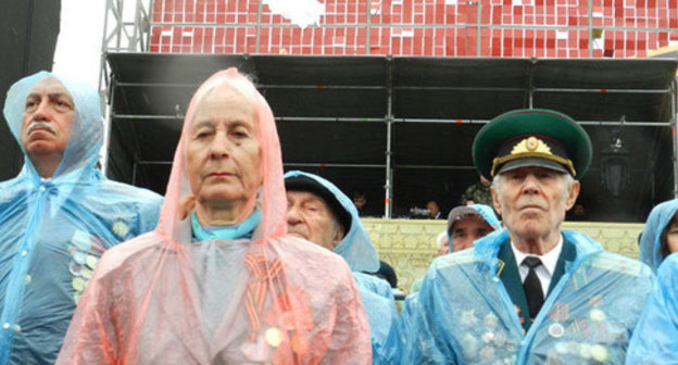 Veterans watch Victory Parade in Volgograd, May 9, 2015. Photo by Tatiana Filimonova for the ‘Caucasian Knot’. 