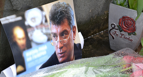 Boris Nemtsov's photo near the monument to the victims of the political repressions, March 2015. Photo by Svetlana Kravchenko for the "Caucasian Knot"