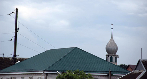 Mosque minaret. Photo by Akhmed Aldebirov for the "Caucasian Knot"