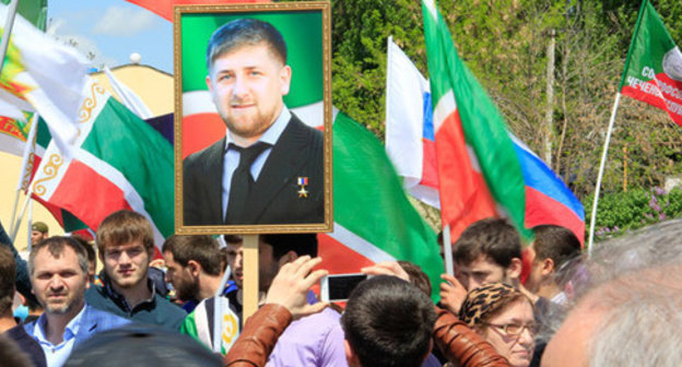 Portrait of Kadyrov at the May Day demonstration in Grozny, 2015. Photo by Magomed Magomedov for the ‘Caucasian Knot’. Portrait of Kadyrov at the May Day demonstration in Grozny, 2015. Photo by Magomed Magomedov for the ‘Caucasian Knot’.