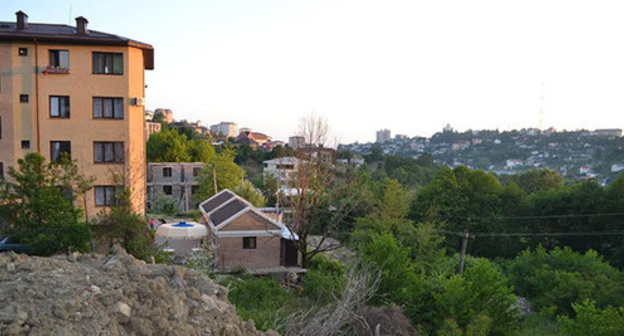Houses in the village of Sobolevka without the centralized sewerage system. Photo by Svetlana Kravchenko for the "Caucasian Knot"
