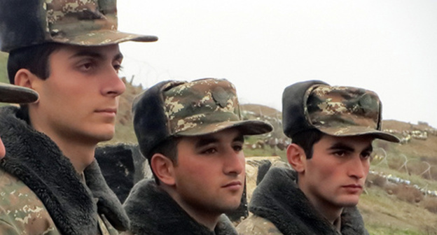 Soldiers on the front line. Nagorny Karabakh. Photo by Alvard Grigoryan for the "Caucasian Knot" Soldiers on the front line. Nagorny Karabakh. Photo by Alvard Grigoryan for the "Caucasian Knot"
