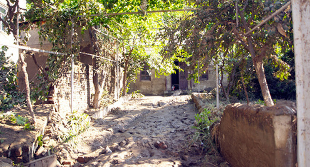 A yard in Tbilisi after flooding. Photo by Beslan Kmuzov for the "Caucasian Knot"