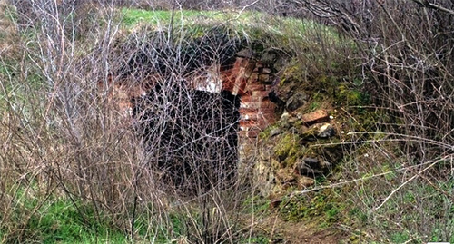 A hideout with weapons found in the outskirts of one of the settlements in Buynaksk District. Photo: http://nac.gov.ru/nakmessage/2015/03/19/v-buinakskom-raione-dagestana-unichtozhen-tainik-s-oruzhiem-i-boepripasami.html A hideout with weapons found in the outskirts of one of the settlements in Buynaksk District. Photo: http://nac.gov.ru/nakmessage/2015/03/19/v-buinakskom-raione-dagestana-unichtozhen-tainik-s-oruzhiem-i-boepripasami.html