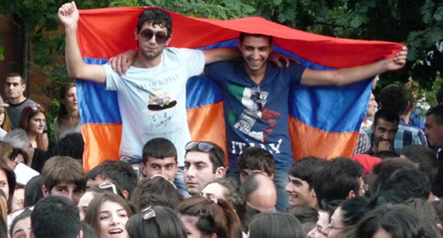 The participants of the protest action in Yerevan, June 24, 2015. Photo by Armine Martirosyan for the "Caucasian Knot"