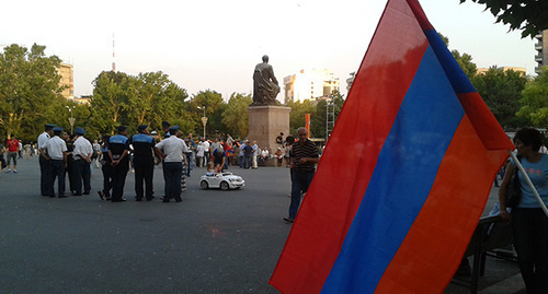 Freedom Square, Yerevan, July 7, 2015. Photo by Armine Martirosyan for the ‘Caucasian Knot’.  