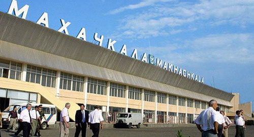 Makhachkala square. Photo: http://telefoninfo.net/mahachkala.html