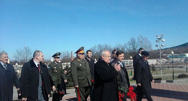 Taimuraz Mamsurov (with flowers, in a coat) and Alexander Khloponin (on his left), Plenipotentiary of the new North-Caucasian Federal District (NCFD). February 23, 2010. Photo by the "Caucasian Knot" Taimuraz Mamsurov (with flowers, in a coat) and Alexander Khloponin (on his left), Plenipotentiary of the new North-Caucasian Federal District (NCFD). February 23, 2010. Photo by the "Caucasian Knot"
