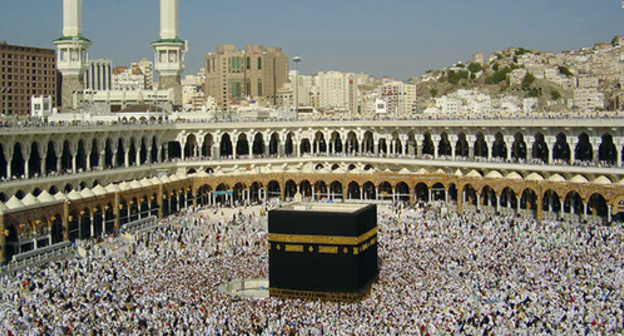 Piligrims in Mecca. Photo: http://www.riakchr.ru/120-palomnikov-iz-karachaevo-cherkesii-sovershat-khadzh-v-mekku-v-etom-godu/