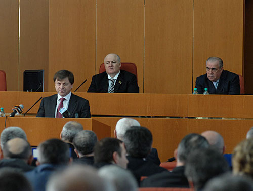 New Prime Minister of Dagestan Magomed Abdulaev (at the mike) presenting his programme. Makhachkala, February 25, 2010. Photo by Magomed Khazamov New Prime Minister of Dagestan Magomed Abdulaev (at the mike) presenting his programme. Makhachkala, February 25, 2010. Photo by Magomed Khazamov