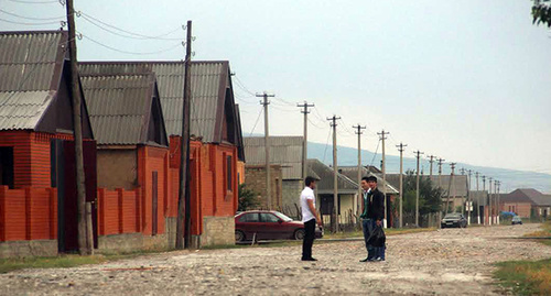 A street in the Chechen village. Photo by Magomed Magomedov for the "Caucasian Knot"