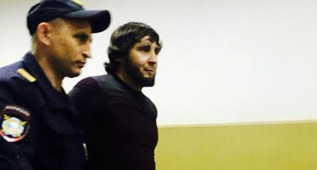 Dadaev convoyed to the courtroom. Photo by Yuliya Buslavskaya for the "Caucasian Knot"