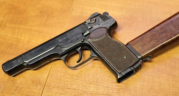 A 9 mm Stechkin automatic pistol. Photo: Vitaly V. Kuzmin, https://ru.wikipedia.org/wiki/Автоматический_пистолет_Стечкина#/media/File:Stechkin_APS.jpg
