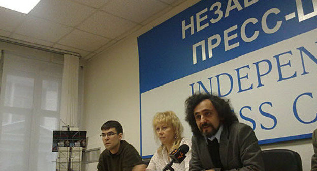 Press conference "Fighting counterfeits or fighting human rights defenders? Krasnodar case. Persecuting of Anastasia Denisova". From left to right: Dmitri Makarov, coordinator of the team of the Youth Human Rights Movement in Defence of Human Rights Activists and project coordinator of the Moscow Helsinki Group, Marina Dubrovina, Anastasia Denisova's advocate, and Alexander Verkhovskiy, Director of the SOVA Information-Analytical Centre and a member of the Public Board at the MIA of the Russian Federation. Moscow, March 2, 2010. Photo by the "Caucasian Knot" Press conference "Fighting counterfeits or fighting human rights defenders? Krasnodar case. Persecuting of Anastasia Denisova". From left to right: Dmitri Makarov, coordinator of the team of the Youth Human Rights Movement in Defence of Human Rights Activists and project coordinator of the Moscow Helsinki Group, Marina Dubrovina, Anastasia Denisova's advocate, and Alexander Verkhovskiy, Director of the SOVA Information-Analytical Centre and a member of the Public Board at the MIA of the Russian Federation. Moscow, March 2, 2010. Photo by the "Caucasian Knot"