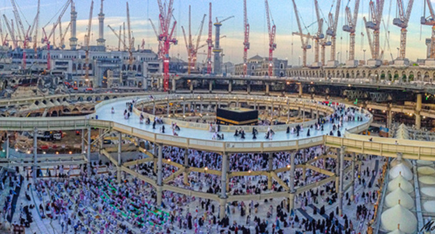 Al-Kharam mosque. Photo: Mahammad Saad,  http://golosislama.com/news.php?id=27225