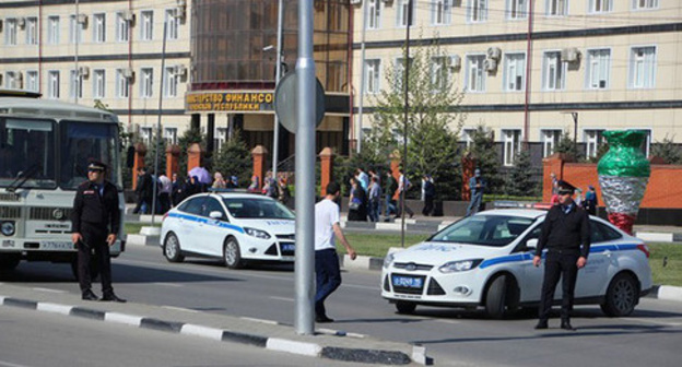 Law enforcers in Grozny. Photo by Magomed Magomedov for the ‘Caucasian Knot’. Law enforcers in Grozny. Photo by Magomed Magomedov for the ‘Caucasian Knot’.