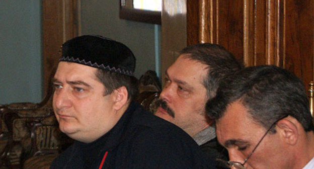 Magomed Mutsolgov (on the left), Ingush human rights defender and member of Expert's Board at the Office of Russian Ombudsman. Photo by the "Caucasian Knot"
Magomed Mutsolgov (on the left), Ingush human rights defender and member of Expert's Board at the Office of Russian Ombudsman. Photo by the "Caucasian Knot"