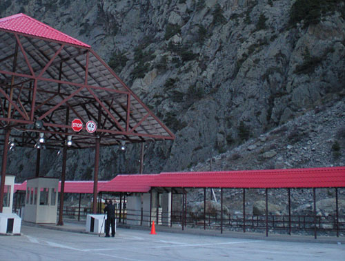 Opening of the border check point "Dariali-Verkhni Lars", March 1, 2010. Photo by the "Caucasian Knot" Opening of the border check point "Dariali-Verkhni Lars", March 1, 2010. Photo by the "Caucasian Knot"
