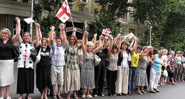 Action "Live Chain" against Russian-Georgian war. Tbilisi, September 2, 2008. Photo by http://civil.ge, Guram Muradov Action "Live Chain" against Russian-Georgian war. Tbilisi, September 2, 2008. Photo by http://civil.ge, Guram Muradov