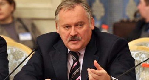 Konstantin Zatulin. Photo: http://sevnovosti.ru/main/policy/7684-zatulin-s-uvazheniem-otnositsya-k-kolesnichenko-no-mnogoe-budet-zaviset-ot-nego-i-ego-odnopartiycev.html Konstantin Zatulin. Photo: http://sevnovosti.ru/main/policy/7684-zatulin-s-uvazheniem-otnositsya-k-kolesnichenko-no-mnogoe-budet-zaviset-ot-nego-i-ego-odnopartiycev.html