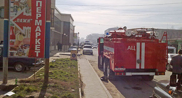 Operation to neutralize members of the armed underground in Makhachkala. Irchi Kazak Street. March 22, 2010. Photo by the "Caucasian Knot" Operation to neutralize members of the armed underground in Makhachkala. Irchi Kazak Street. March 22, 2010. Photo by the "Caucasian Knot"
