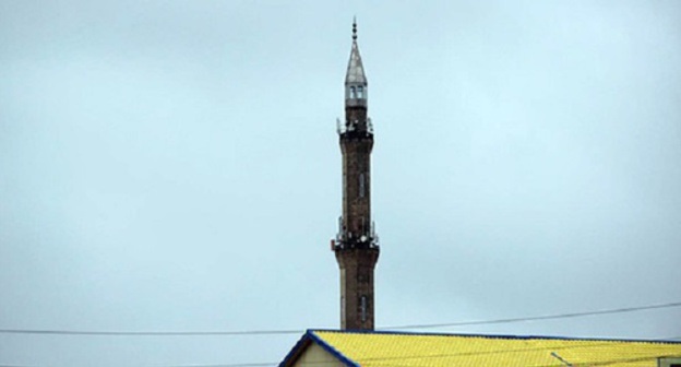 Mosque minaret. Photo by Akhmed Aldebirov for the "Caucasian Knot"