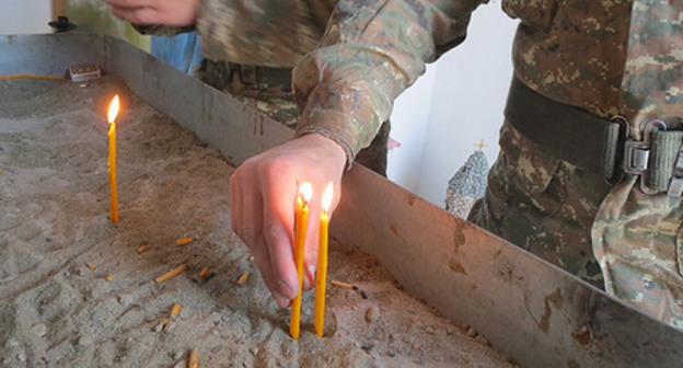 Candles in the Church of the Nagorno-Karabakh Defense Army. Photo by Alvard Grigoryan for the ‘Caucasian Knot’. 