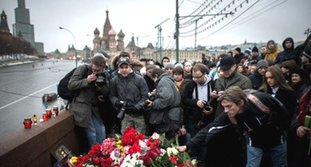At the site of Boris Nemtsov's murder. Moscow, March 2015. Photo: Sergey Karpov / Yugopolis