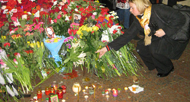 Moscow, downstairs at Lubyanka metro station, evening March 30, 2010. Photo by the "Caucasian Knot" Moscow, downstairs at Lubyanka metro station, evening March 30, 2010. Photo by the "Caucasian Knot"