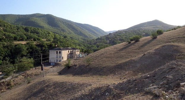 House in Vardadzor village, Nagorno-Karabakh. Photo by Alvard Grigoryan for the ‘Caucasian Knot’. House in Vardadzor village, Nagorno-Karabakh. Photo by Alvard Grigoryan for the ‘Caucasian Knot’.