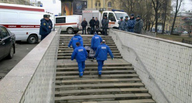 Moscow, entrance to Lubyanka metro station, casualties are taken away. Morning of March 29, 2010. Photo by http://kashin.livejournal.com, Oleg Kashin Moscow, entrance to Lubyanka metro station, casualties are taken away. Morning of March 29, 2010. Photo by http://kashin.livejournal.com, Oleg Kashin