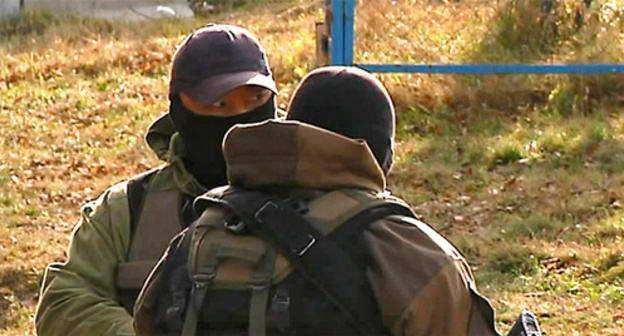 A law enforcer during CTO. Photo: http://nac.gov.ru/nakmessage/2015/11/25/v-nalchike-neitralizovany-14-boevikov-polnostyu-unichtozhena-krupnaya-banda-i-.html