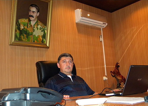 Maksharip Aushev shortly before his death in his office in Nazran. October 12, 2009. Photo by the "Caucasian Knot" Maksharip Aushev shortly before his death in his office in Nazran. October 12, 2009. Photo by the "Caucasian Knot"